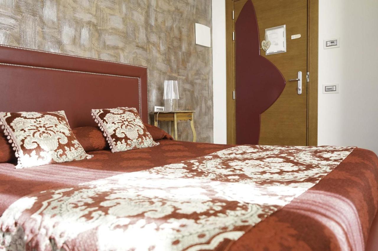 Residenza Mordini Hotell La Maddalena  Exteriör bild
